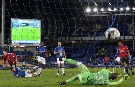 Manchester United son dakikalarda açıldı! Everton kupadan elendi