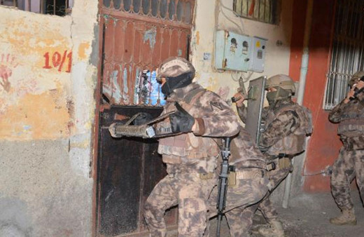 Adana'da DEAŞ operasyonu! 3 şüpheli gözaltına alındı