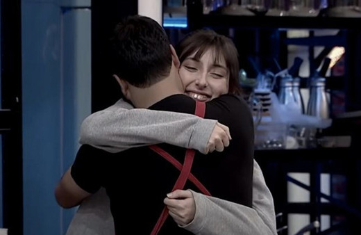 Burcu Bakır kaç yaşında Serhat Doğramacı sevgilisi kimdir?