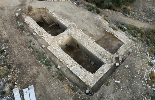 İzmir'deki Metropolis Antik Kenti kazılarında birbiriyle bağlantılı 4 sarnıç bulundu