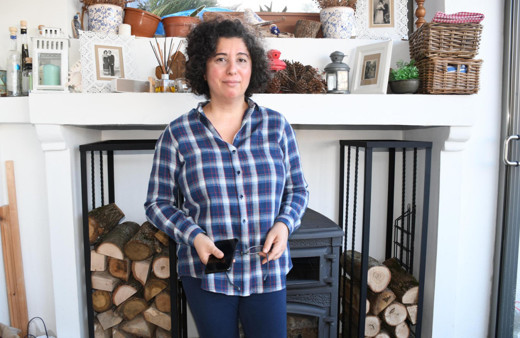 Babasına refakatçi ararken dolandırıldı