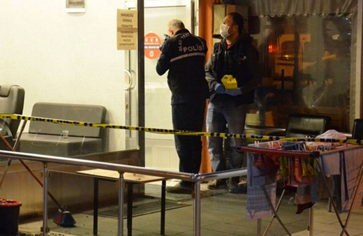 Kocaeli’de saç kesimini beğenmedi usta ve kalfayı bıçakladı