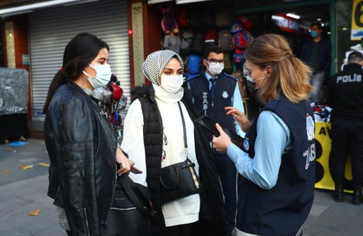 Yılbaşında meydanlar yabancı turist girişlerine kapalı olacak