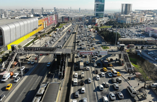 İstanbul'da kısıtlamaya 1 gün kala trafik durma noktasına geldi