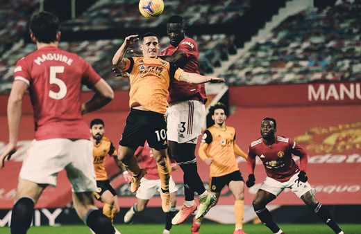 Manchester United, duraklamada attı 3 puanı kaptı