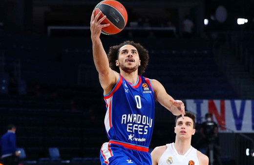Anadolu Efes, Real Madrid'e boyun eğdi