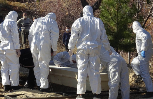 Konya'da 3 çocuk babası trafik polisi koronavirüsten hayatını kaybetti