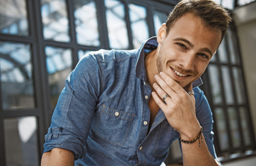 Kerem Bürsin Hande Erçel'le deniyordu başka Sen Çal Kapımı oyuncusuyla adı çıktı