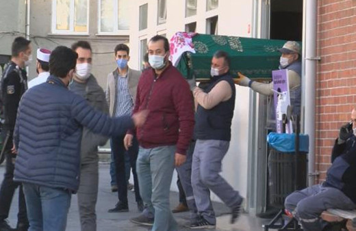 Son yolculuğuna uğurlanacak! Aylin hocanın cenazesi gasilhaneden alındı