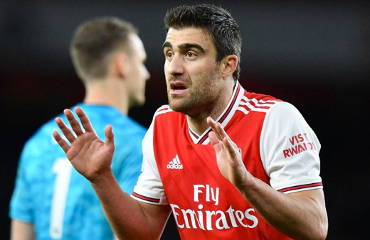 Fenerbahçe'de stoper transferine iki aday