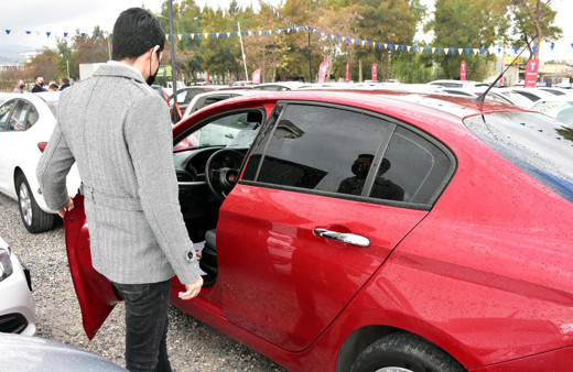 Sıfır araçlar piyasaya girdi fiyatlar düştü! İkinci el araç almanın tam zamanı