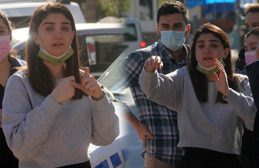 Adana'da genç kız olayın şokunu atlatamadı! Gözyaşlarına boğuldu