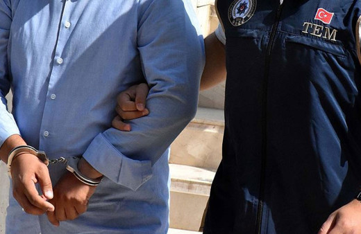 Terör örgütü üyesi olmak suçundan aranan kişi İstanbul Havalimanı'nda yakalandı