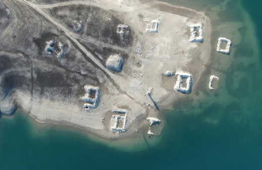 Kahramanmaraş'ta barajda sular çekilince bir köy daha ortaya çıktı