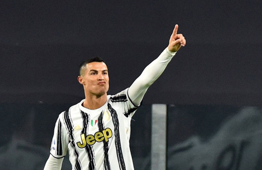 Cristiano Ronaldo Pele'nin rekorunu kırdı tarihe geçti