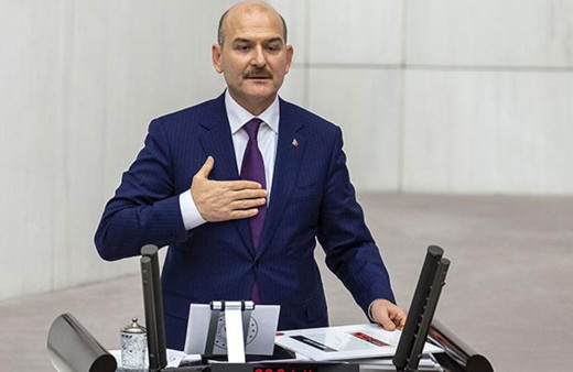 Mehmet Faraç yazdı: Bakan Soylu'nun yer sofrası fotoğraflarına bir de böyle bakın!