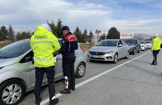 Son dakika İçişleri Bakanlığı: Sokak kısıtlamasına uymayan 51 bin 152 kişiye işlem yapıldı