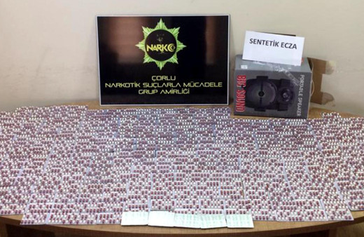 Tekirdağ'da hoparlörün içinden çıkanlar pes dedirtti