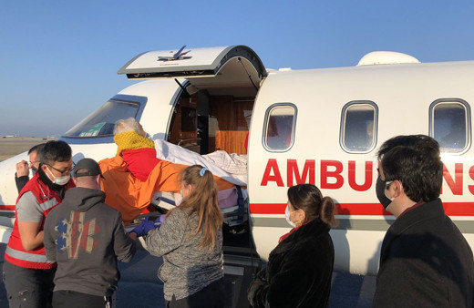 ABD'de yaşayan Türk halk bilimci İlhan Başgöz ambulans uçakla Türkiye'ye gönderildi
