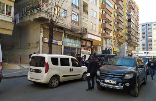 Diyarbakır'da avukat, eşi ve stajyeri doğalgaz zehirlenmesinden hayatını kaybetti