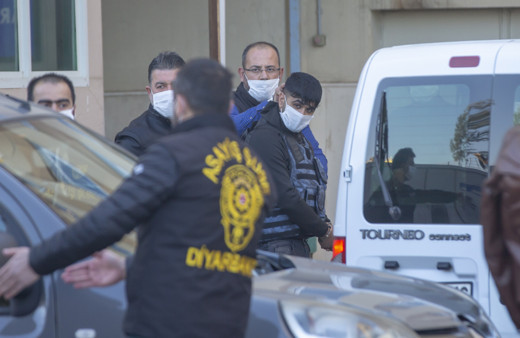 Diyarbakır'da soygun girişiminde bulundukları kuyumcuyu öldüren iki şüpheli yakalandı