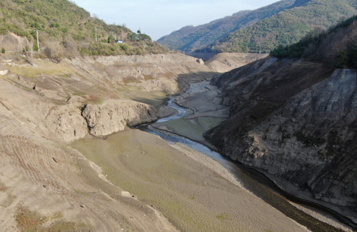 Kocaeli'de baraj boşalmak üzere! Gölden takviye yapıldı alarm veriyor