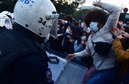 Boğaziçi Üniversitesi'ndeki protestolarda gözaltına alınan 24 kişi adliyeye sevk edildi