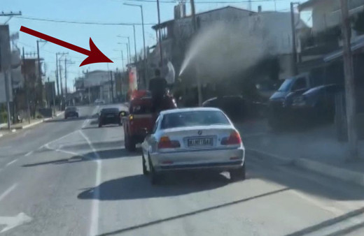 Yunanistan'da papaz, köyü kamyonetle kutsadı görüntüler ülkede viral oldu