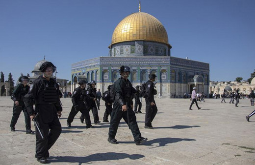 Fanatik Yahudiler Mescid-i Aksa'ya baskın düzenledi