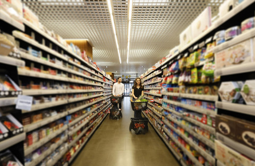 Migros en büyük rakibinin 34 mağazasını devraldı