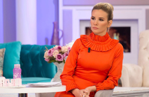 Esra Erol'un çocuk gelişimi mezununa 'bakıcı' demesi tepki çekti