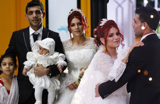 ATV Esra Erol'da 10 yıllık 2 çocuklu çiftin nikahı kıyıldı hayali gerçek oldu