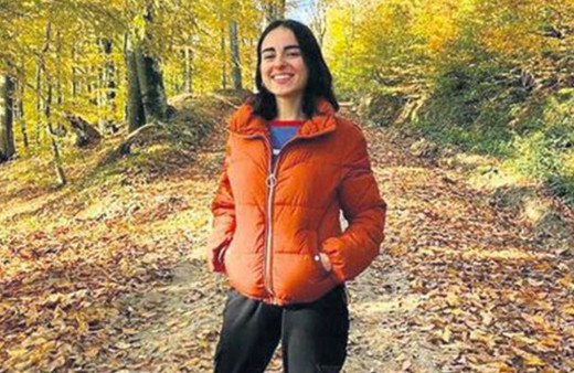 Stajyer kıza iğrenç taciz! Elini belime atıp yaslandı öpmeye çalıştı