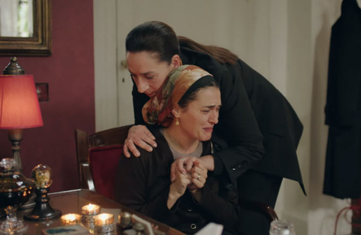 Kırmızı Oda'ya fuhuş sahnesi damga vurdu Aslıhan Gürbüz Twitter'ı salladı