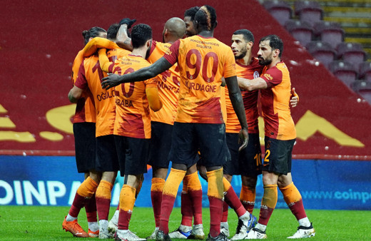 Ryan Babel, Club House'da o odaların müdavimi oldu