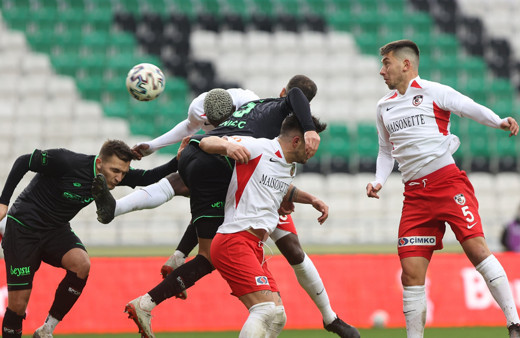 Gaziantep FK'yi eleyen Konyaspor çeyrek finaldeki yerini aldı