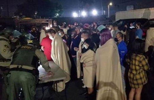 ABD bu olayı konuşuyor! 200 kişinin katıldığı swinger partisini polis bastı