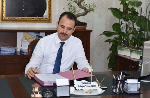 Kalp krizinden annesini koronavirüsten babasını kaybeden Çatalca Kaymakamı yaşadıklarını anlattı