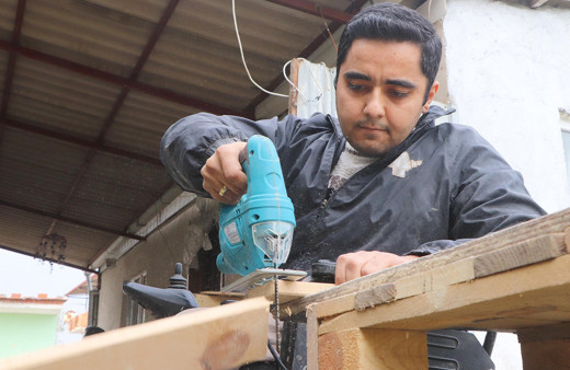 Manisa'da video izleyerek yaptı paraya para demiyor! Talepler patladı