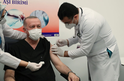 Cumhurbaşkanı Erdoğan koronavirüs aşısını yaptırdı