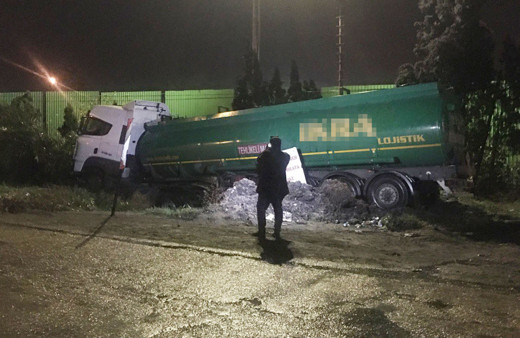 Ceyhan'da direksiyon başında kalp krizi geçiren sürücü, kazada öldü