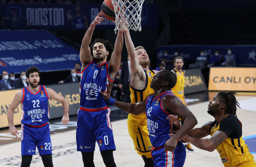 Anadolu Efes, Rus ekibi Khimki'yi paramparça etti