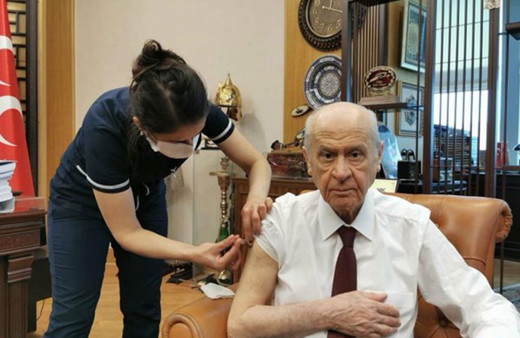 MHP Genel Başkanı Devlet Bahçeli koronavirüs aşısı yaptırdı