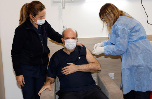 20 bin aşı gönderilmişti! İlk aşı KKTC Cumhurbaşkanı Ersin Tatar'a yapıldı