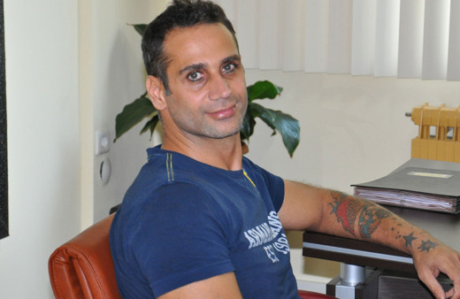 Doğuş şarkıcılığı bıraktı o da kendi markasını çıkardı bakın ne üzerine