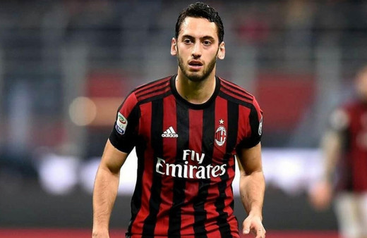 Milli futbolcumuz Hakan Çalhanoğlu koronavirüse yakalandı