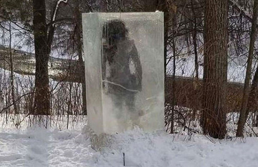 Parkta donmuş halde 'mağara adamı' bulundu! Meğer gerçek çok başkaymış