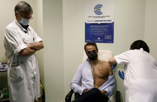 Yunanistan Başbakanı Kiryakos Miçotakis aşının ikinci dozunu yaptırdı