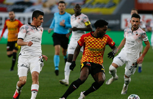 Göztepe konuk ettiği Gençlerbirliği'ni paramparça etti