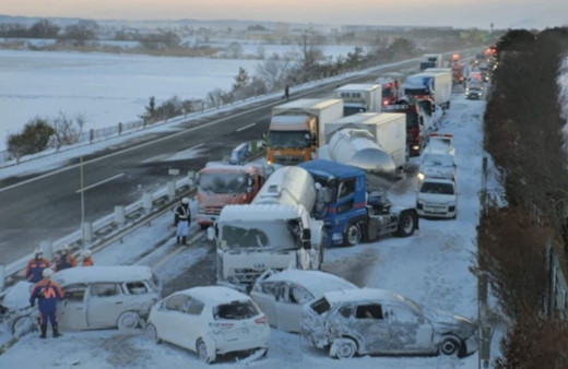 Japonya’da 10'dan fazla araç birbirine girdi: 8 ağır yaralı